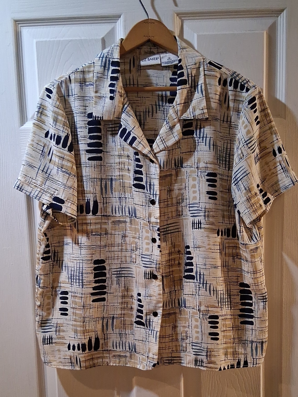 Liz Baker Women’s Short-Sleeve Printed Camp Shirt in Beige and Navy